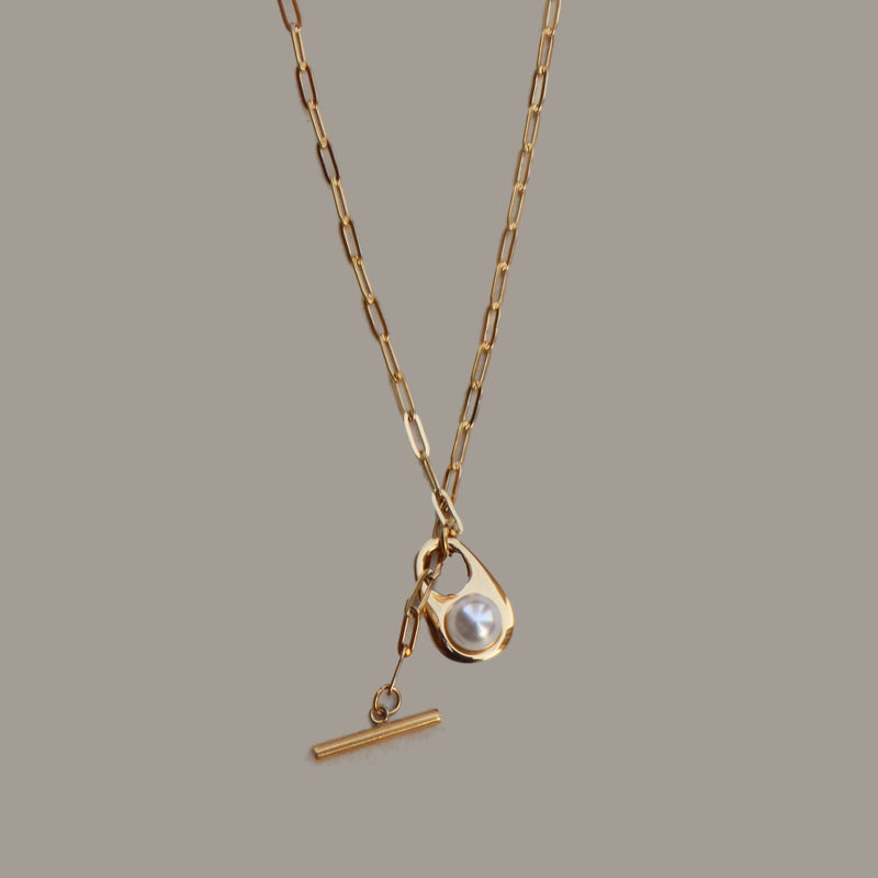 Pearl Toggle Necklace in Gold Paperclip Chain