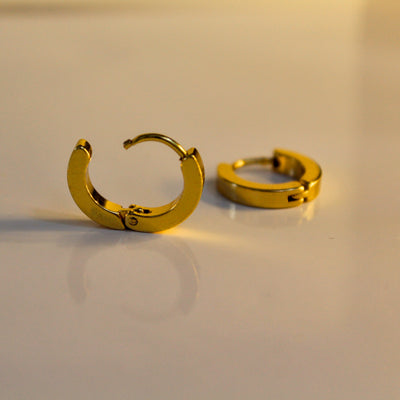 Mini Bold Hug Hoops